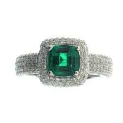 18Kt White Gold Cushion Cut Emerald with Pavé Diamond Ring (1.81cts tw)